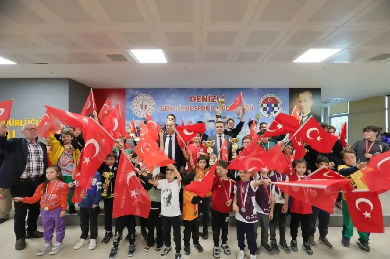 共和国日国际象棋锦标赛在代尼兹利结束 - Gazete Şehir